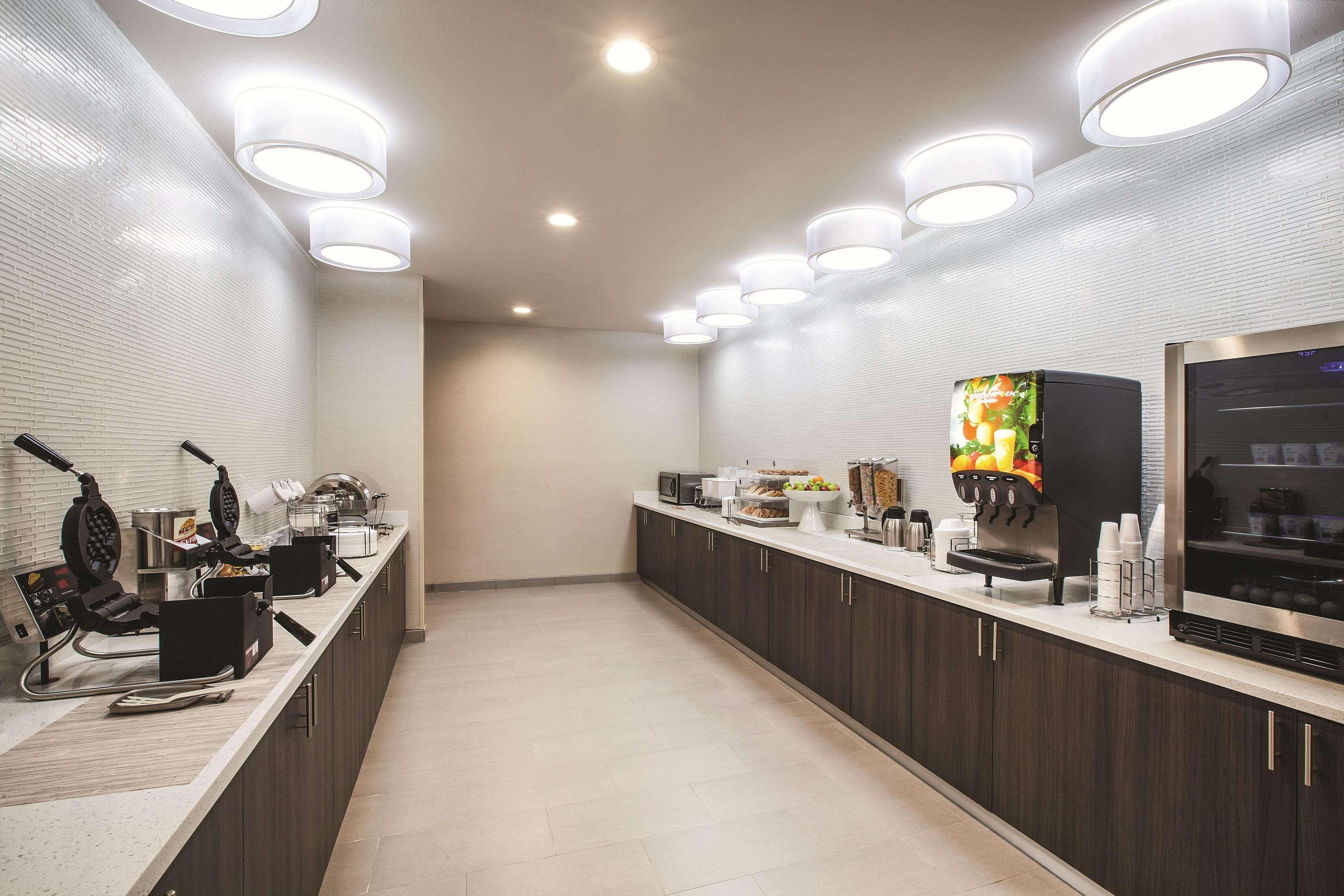 La Quinta By Wyndham Dallas Northeast-Arboretum Гарланд Екстериор снимка